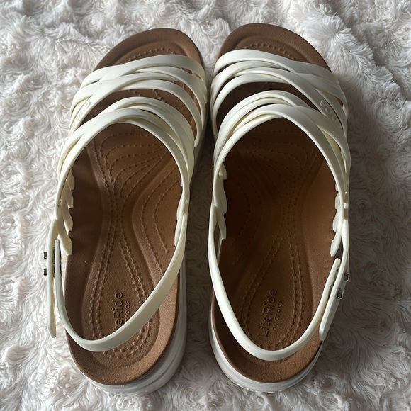 🛍️Crocs Women's Cream Sandals🛍️ size 7 - Picture 5 of 7